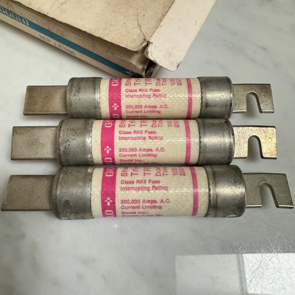 Lot of 3 Gould Shawmut TR100R Tri-onic Dual Element Time Delay Fuse 100A 250VAC - Picture 4 of 12